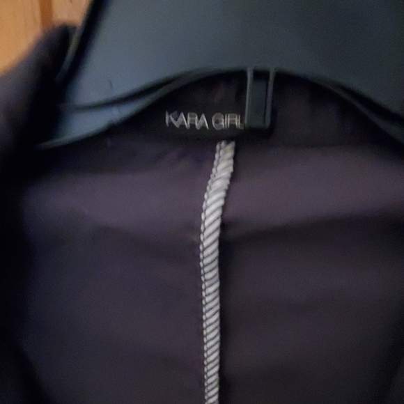 Blazer - Picture 2 of 3